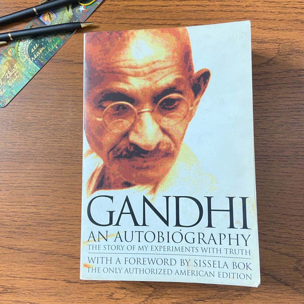 Gandhi An Autobiography: The Story of My Experiments with Truth 1993 SC